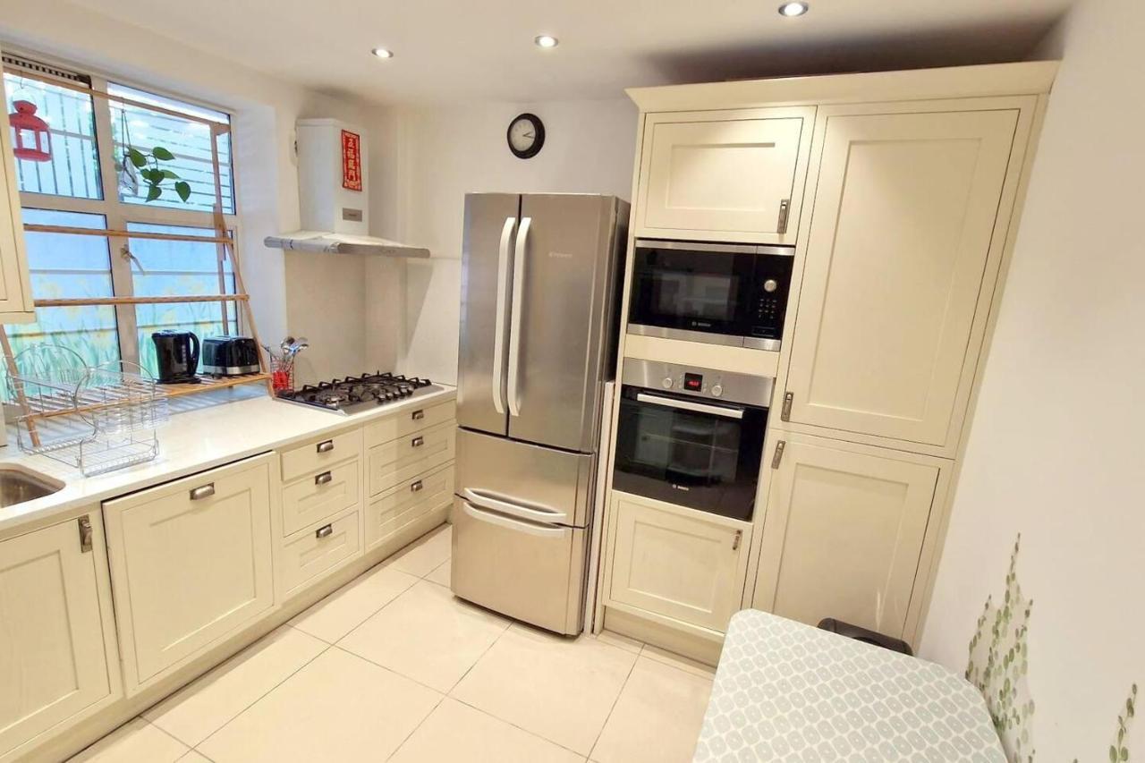 فيلا Modern 3-Bed House In Surrey Quays لندن المظهر الخارجي الصورة